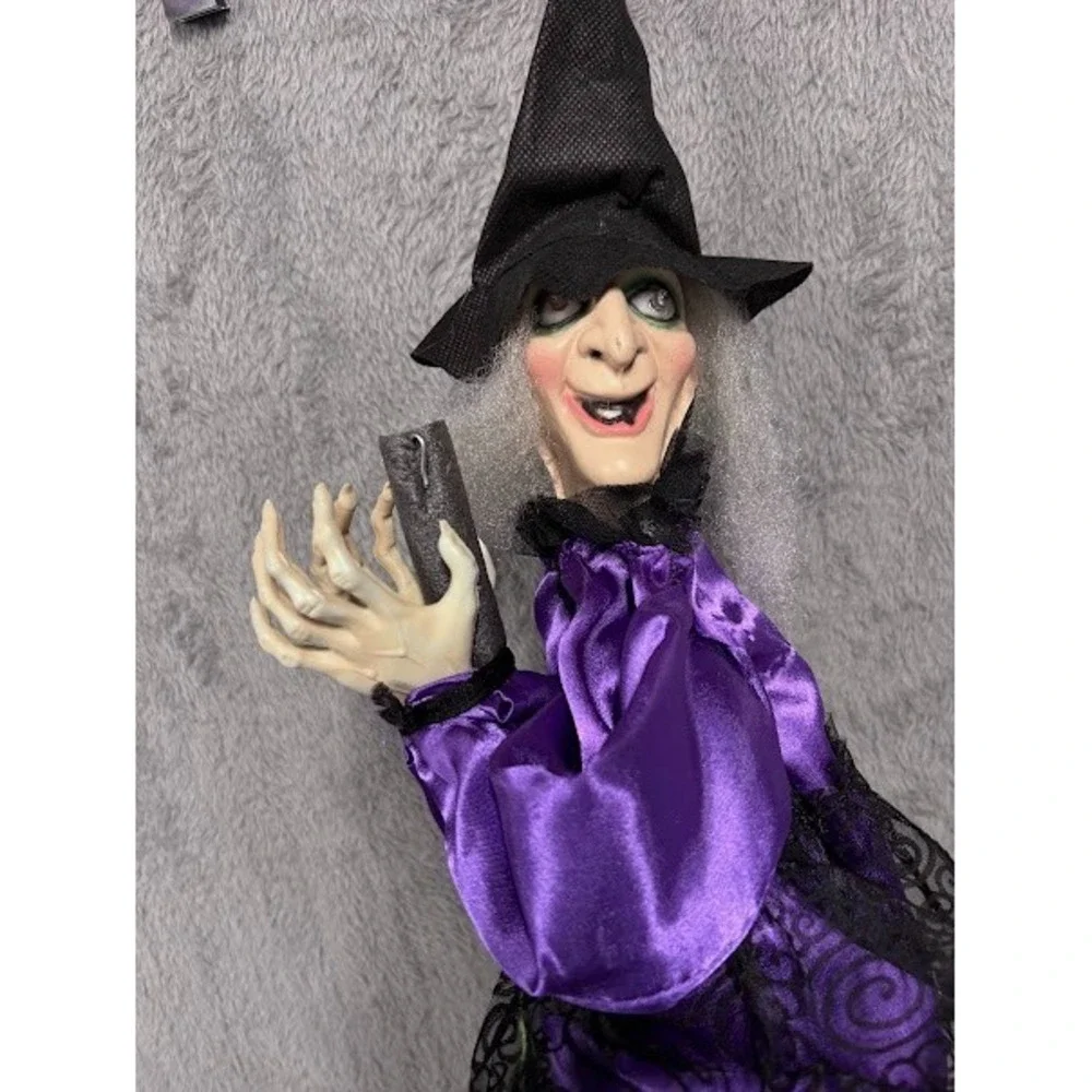 Sunstar Industries 2014 The Gothic Collection Animated Witch‎ Halloween Decor